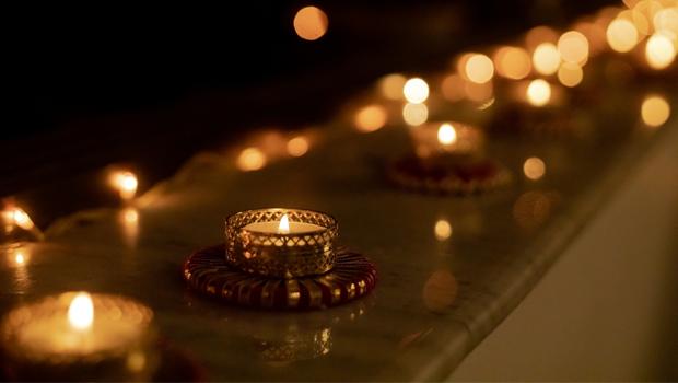 home decorate ideas with diyas and candles